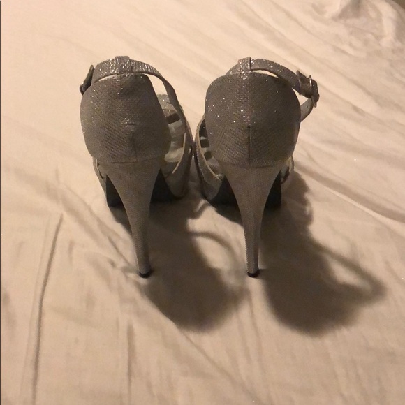 Club Ready! Sz 8 Shi by Journeys Platform Heels - Picture 3 of 8